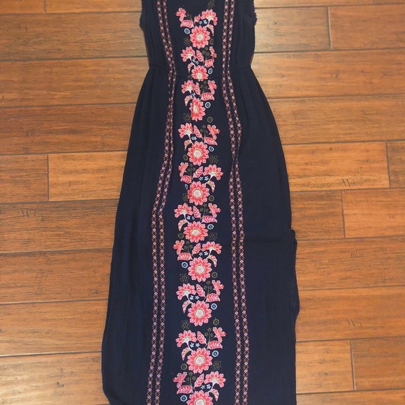 🍍GORGEOUS maxi with sheer bottom and slit sides - Picture 4 of 8